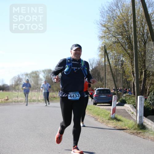 06.04.2025 - 44. Internationalen Wilhelmsburger Insellauf Jannik Wohlers http://msf.ph/oto/7599420 06.04.2025 10:40:21 Laufen 4433 meine-sportfotos.de