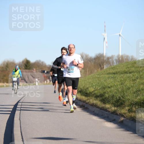 06.04.2025 - 44. Internationalen Wilhelmsburger Insellauf Jannik Wohlers http://msf.ph/oto/7599431 06.04.2025 09:18:24 Laufen 4572 meine-sportfotos.de