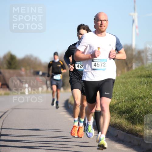 06.04.2025 - 44. Internationalen Wilhelmsburger Insellauf Jannik Wohlers http://msf.ph/oto/7599438 06.04.2025 09:18:25 Laufen 42, 4572 meine-sportfotos.de