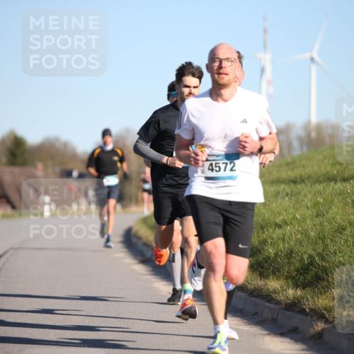 06.04.2025 - 44. Internationalen Wilhelmsburger Insellauf Jannik Wohlers http://msf.ph/oto/7599465 06.04.2025 09:18:25 Laufen 4572 meine-sportfotos.de