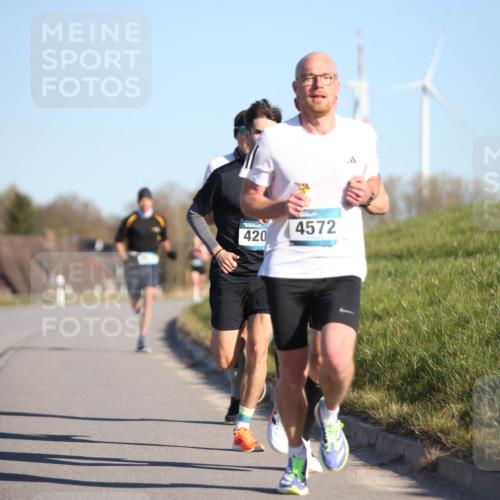 06.04.2025 - 44. Internationalen Wilhelmsburger Insellauf Jannik Wohlers http://msf.ph/oto/7599478 06.04.2025 09:18:26 Laufen 4572, 420 meine-sportfotos.de