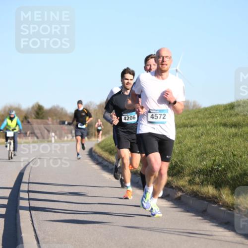06.04.2025 - 44. Internationalen Wilhelmsburger Insellauf Jannik Wohlers http://msf.ph/oto/7599490 06.04.2025 09:18:26 Laufen 4206, 4572 meine-sportfotos.de