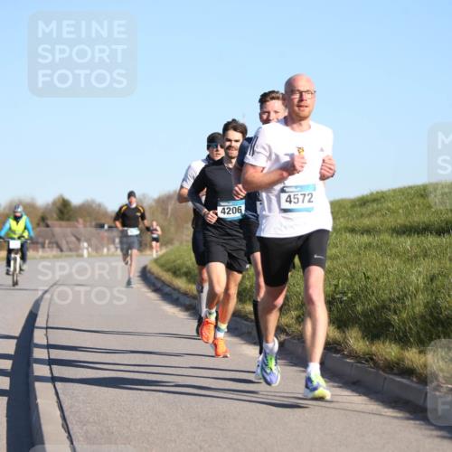 06.04.2025 - 44. Internationalen Wilhelmsburger Insellauf Jannik Wohlers http://msf.ph/oto/7599512 06.04.2025 09:18:26 Laufen 4206, 4572 meine-sportfotos.de