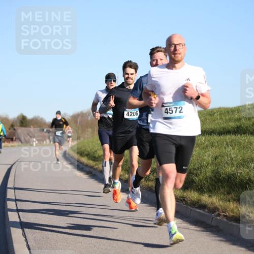 06.04.2025 - 44. Internationalen Wilhelmsburger Insellauf Jannik Wohlers http://msf.ph/oto/7599545 06.04.2025 09:18:27 Laufen 4206, 4572 meine-sportfotos.de
