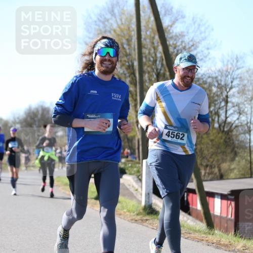 06.04.2025 - 44. Internationalen Wilhelmsburger Insellauf Jannik Wohlers http://msf.ph/oto/7599551 06.04.2025 10:40:30 Laufen 4562 meine-sportfotos.de