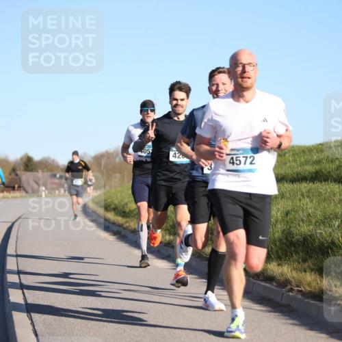 06.04.2025 - 44. Internationalen Wilhelmsburger Insellauf Jannik Wohlers http://msf.ph/oto/7599555 06.04.2025 09:18:27 Laufen 052, 42, 4572 meine-sportfotos.de