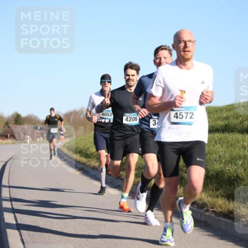 06.04.2025 - 44. Internationalen Wilhelmsburger Insellauf Jannik Wohlers http://msf.ph/oto/7599564 06.04.2025 09:18:27 Laufen 4052, 4206, 13, 4572 meine-sportfotos.de