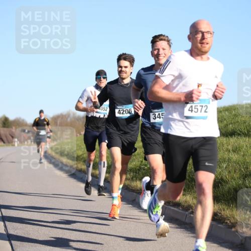 06.04.2025 - 44. Internationalen Wilhelmsburger Insellauf Jannik Wohlers http://msf.ph/oto/7599586 06.04.2025 09:18:27 Laufen 052, 4206, 345, 4572 meine-sportfotos.de
