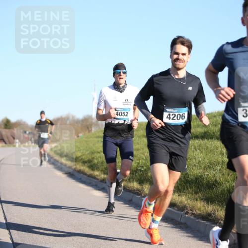06.04.2025 - 44. Internationalen Wilhelmsburger Insellauf Jannik Wohlers http://msf.ph/oto/7599664 06.04.2025 09:18:28 Laufen 4052, 4206, 3457 meine-sportfotos.de