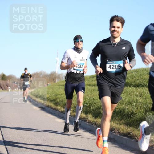 06.04.2025 - 44. Internationalen Wilhelmsburger Insellauf Jannik Wohlers http://msf.ph/oto/7599675 06.04.2025 09:18:28 Laufen 4052, 4205, 3457 meine-sportfotos.de