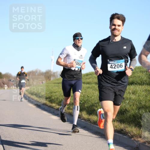 06.04.2025 - 44. Internationalen Wilhelmsburger Insellauf Jannik Wohlers http://msf.ph/oto/7599685 06.04.2025 09:18:28 Laufen 0, 052, 4206, 3457 meine-sportfotos.de