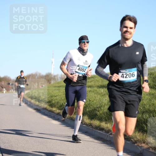 06.04.2025 - 44. Internationalen Wilhelmsburger Insellauf Jannik Wohlers http://msf.ph/oto/7599695 06.04.2025 09:18:28 Laufen 4052, 4206, 3 meine-sportfotos.de