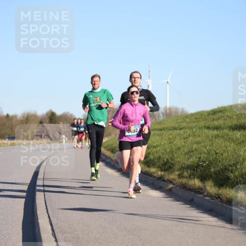 06.04.2025 - 44. Internationalen Wilhelmsburger Insellauf Jannik Wohlers http://msf.ph/oto/7600063 06.04.2025 09:18:53 Laufen 12 meine-sportfotos.de