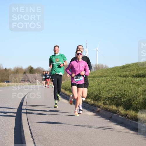 06.04.2025 - 44. Internationalen Wilhelmsburger Insellauf Jannik Wohlers http://msf.ph/oto/7600073 06.04.2025 09:18:53 Laufen 4492 meine-sportfotos.de