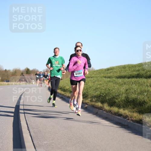 06.04.2025 - 44. Internationalen Wilhelmsburger Insellauf Jannik Wohlers http://msf.ph/oto/7600115 06.04.2025 09:18:53 Laufen 4492 meine-sportfotos.de