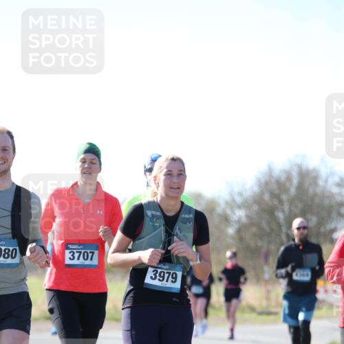 06.04.2025 - 44. Internationalen Wilhelmsburger Insellauf Jannik Wohlers http://msf.ph/oto/7600128 06.04.2025 10:41:30 Laufen 980, 3707, 3979 meine-sportfotos.de