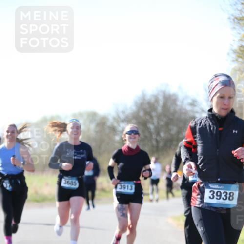 06.04.2025 - 44. Internationalen Wilhelmsburger Insellauf Jannik Wohlers http://msf.ph/oto/7600196 06.04.2025 10:41:37 Laufen 3685, 3913, 3938 meine-sportfotos.de