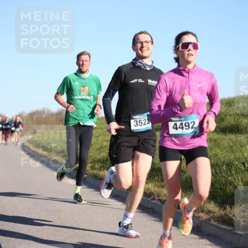 06.04.2025 - 44. Internationalen Wilhelmsburger Insellauf Jannik Wohlers http://msf.ph/oto/7600200 06.04.2025 09:18:55 Laufen 3522, 4492 meine-sportfotos.de