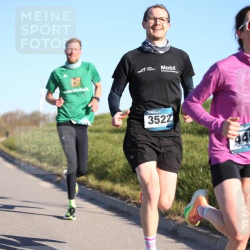 06.04.2025 - 44. Internationalen Wilhelmsburger Insellauf Jannik Wohlers http://msf.ph/oto/7600238 06.04.2025 09:18:55 Laufen 2, 3522, 4492 meine-sportfotos.de