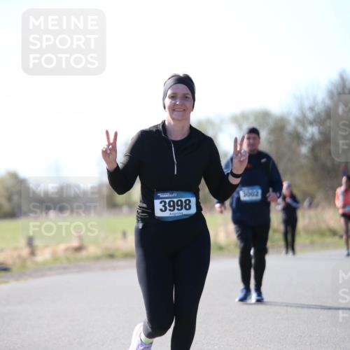 06.04.2025 - 44. Internationalen Wilhelmsburger Insellauf Jannik Wohlers http://msf.ph/oto/7600253 06.04.2025 10:41:42 Laufen 3998, 3002 meine-sportfotos.de