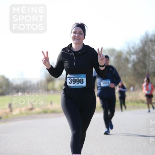 06.04.2025 - 44. Internationalen Wilhelmsburger Insellauf Jannik Wohlers http://msf.ph/oto/7600258 06.04.2025 10:41:42 Laufen 3998, 3602 meine-sportfotos.de