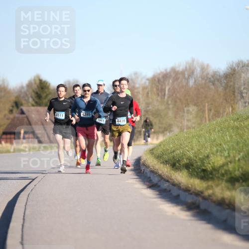 06.04.2025 - 44. Internationalen Wilhelmsburger Insellauf Jannik Wohlers http://msf.ph/oto/7600264 06.04.2025 09:18:56 Laufen 4511, 4285, 3961, 4439 meine-sportfotos.de