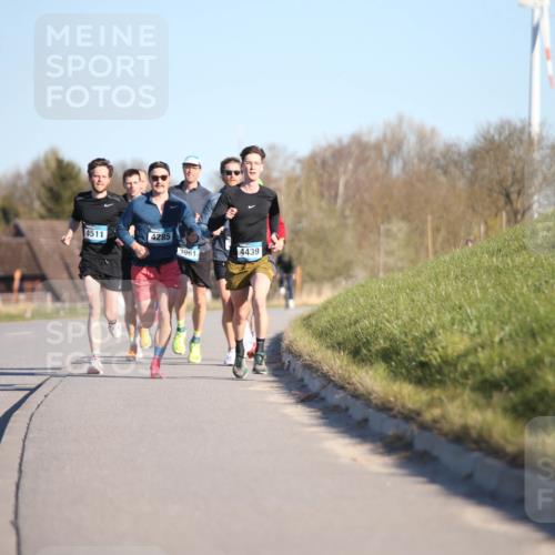 06.04.2025 - 44. Internationalen Wilhelmsburger Insellauf Jannik Wohlers http://msf.ph/oto/7600287 06.04.2025 09:18:57 Laufen 4511, 4285, 3961, 4439 meine-sportfotos.de