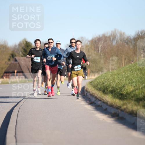 06.04.2025 - 44. Internationalen Wilhelmsburger Insellauf Jannik Wohlers http://msf.ph/oto/7600293 06.04.2025 09:18:57 Laufen 428, 4511, 3961, 4439 meine-sportfotos.de