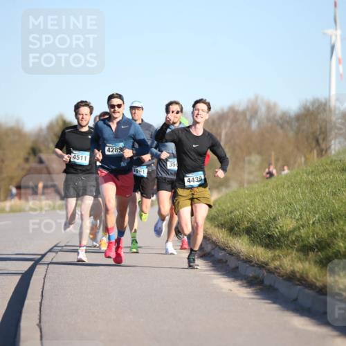 06.04.2025 - 44. Internationalen Wilhelmsburger Insellauf Jannik Wohlers http://msf.ph/oto/7600317 06.04.2025 09:18:59 Laufen 4511, 4285, 3961, 356, 4439 meine-sportfotos.de