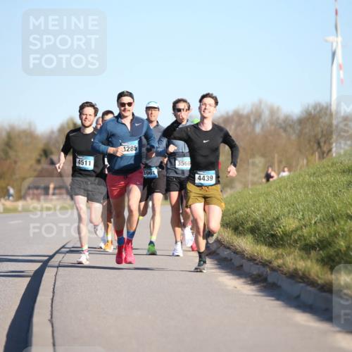 06.04.2025 - 44. Internationalen Wilhelmsburger Insellauf Jannik Wohlers http://msf.ph/oto/7600340 06.04.2025 09:19:00 Laufen 4511, 1285, 3961, 3566, 4439 meine-sportfotos.de