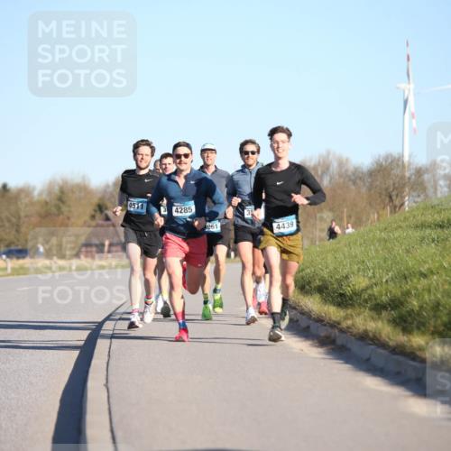 06.04.2025 - 44. Internationalen Wilhelmsburger Insellauf Jannik Wohlers http://msf.ph/oto/7600368 06.04.2025 09:19:00 Laufen 4511, 3, 4285, 961, 4439 meine-sportfotos.de