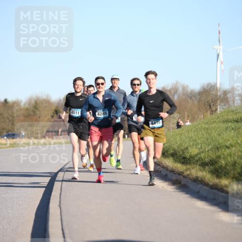 06.04.2025 - 44. Internationalen Wilhelmsburger Insellauf Jannik Wohlers http://msf.ph/oto/7600376 06.04.2025 09:19:00 Laufen 4511, 4285, 4439 meine-sportfotos.de