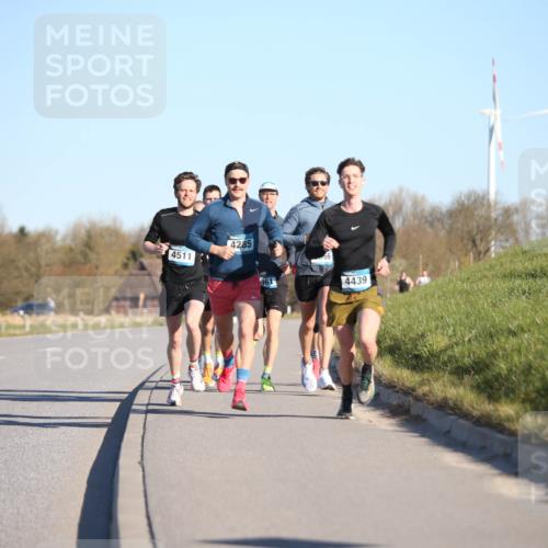 06.04.2025 - 44. Internationalen Wilhelmsburger Insellauf Jannik Wohlers http://msf.ph/oto/7600388 06.04.2025 09:19:01 Laufen 4511, 4285, 961, 4439 meine-sportfotos.de
