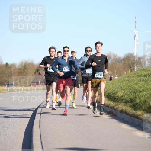 06.04.2025 - 44. Internationalen Wilhelmsburger Insellauf Jannik Wohlers http://msf.ph/oto/7600392 06.04.2025 09:19:01 Laufen 45, 4285, 961, 3566, 4439 meine-sportfotos.de