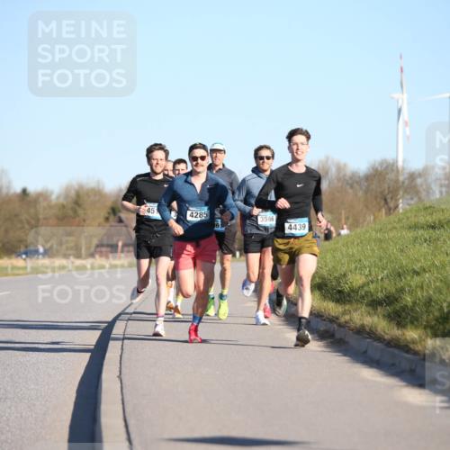 06.04.2025 - 44. Internationalen Wilhelmsburger Insellauf Jannik Wohlers http://msf.ph/oto/7600399 06.04.2025 09:19:01 Laufen 45, 4285, 3566, 6, 4439 meine-sportfotos.de
