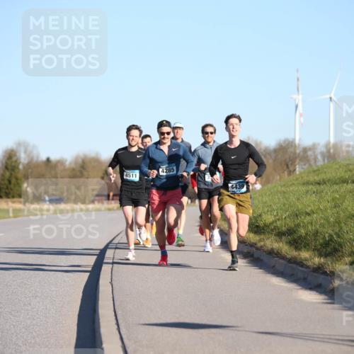 06.04.2025 - 44. Internationalen Wilhelmsburger Insellauf Jannik Wohlers http://msf.ph/oto/7600406 06.04.2025 09:19:01 Laufen 4511, 4285, 4439 meine-sportfotos.de