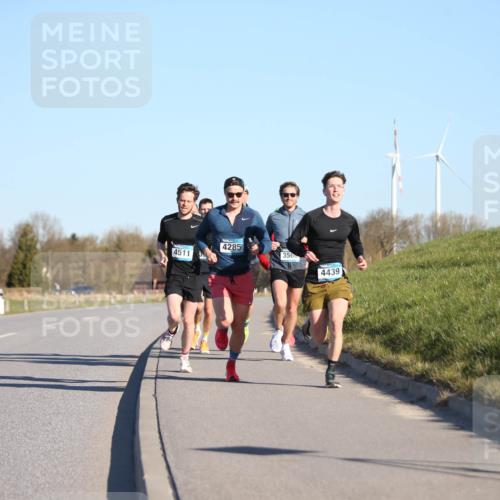 06.04.2025 - 44. Internationalen Wilhelmsburger Insellauf Jannik Wohlers http://msf.ph/oto/7600417 06.04.2025 09:19:02 Laufen 4285, 4511, 356, 4439 meine-sportfotos.de