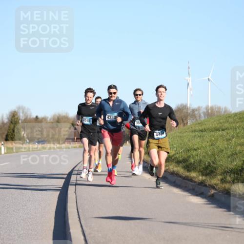 06.04.2025 - 44. Internationalen Wilhelmsburger Insellauf Jannik Wohlers http://msf.ph/oto/7600423 06.04.2025 09:19:02 Laufen 4285, 4511, 5, 35, 4439 meine-sportfotos.de