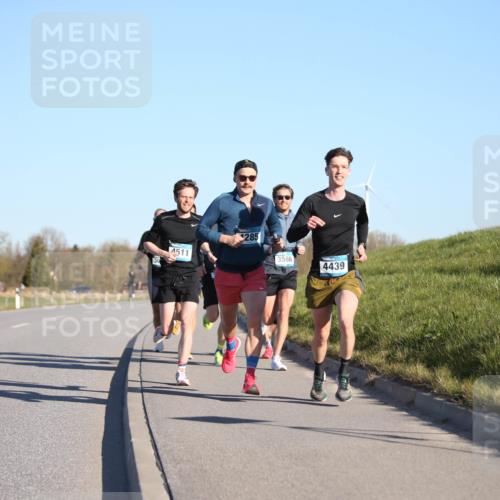 06.04.2025 - 44. Internationalen Wilhelmsburger Insellauf Jannik Wohlers http://msf.ph/oto/7600478 06.04.2025 09:19:03 Laufen 4511, 285, 3566, 4439 meine-sportfotos.de