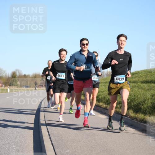 06.04.2025 - 44. Internationalen Wilhelmsburger Insellauf Jannik Wohlers http://msf.ph/oto/7600494 06.04.2025 09:19:03 Laufen 4511, 3961, 285, 3566, 4439 meine-sportfotos.de