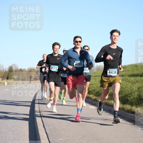06.04.2025 - 44. Internationalen Wilhelmsburger Insellauf Jannik Wohlers http://msf.ph/oto/7600500 06.04.2025 09:19:04 Laufen 4511, 3961, 4285, 8566, 4439 meine-sportfotos.de
