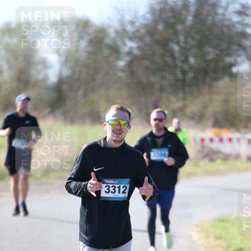 06.04.2025 - 44. Internationalen Wilhelmsburger Insellauf Jannik Wohlers http://msf.ph/oto/7600502 06.04.2025 10:42:31 Laufen 3312 meine-sportfotos.de
