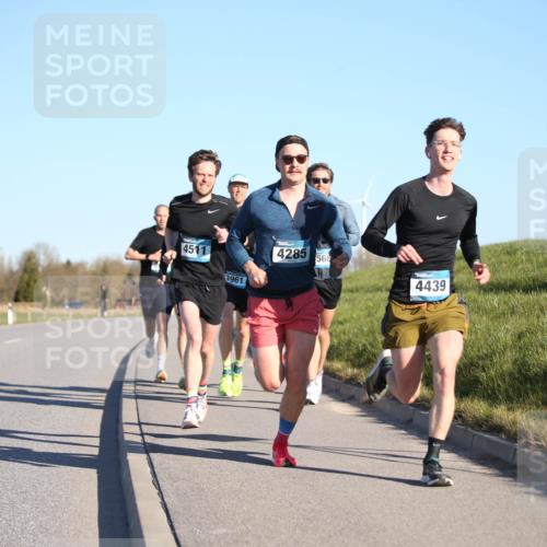 06.04.2025 - 44. Internationalen Wilhelmsburger Insellauf Jannik Wohlers http://msf.ph/oto/7600506 06.04.2025 09:19:04 Laufen 451, 3961, 4285, 566, 4439 meine-sportfotos.de