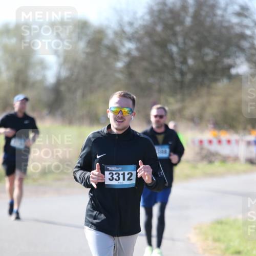 06.04.2025 - 44. Internationalen Wilhelmsburger Insellauf Jannik Wohlers http://msf.ph/oto/7600509 06.04.2025 10:42:31 Laufen 3312 meine-sportfotos.de