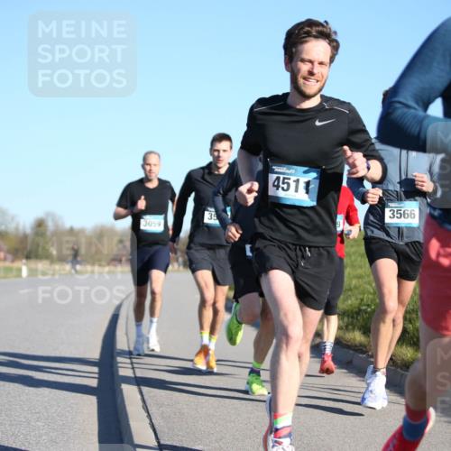 06.04.2025 - 44. Internationalen Wilhelmsburger Insellauf Jannik Wohlers http://msf.ph/oto/7600560 06.04.2025 09:19:05 Laufen 3059, 35, 4511, 3566, 285 meine-sportfotos.de