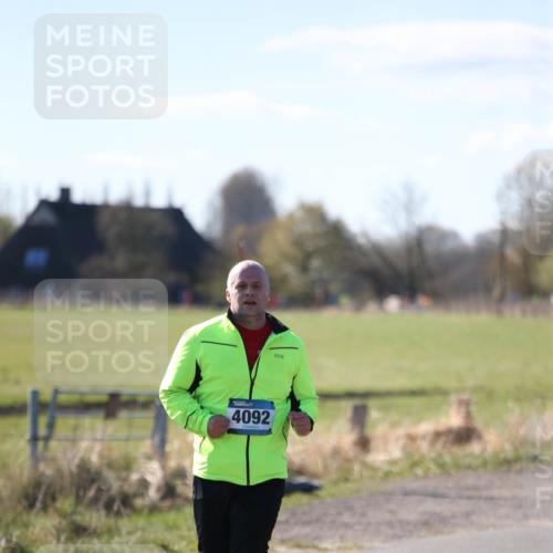 06.04.2025 - 44. Internationalen Wilhelmsburger Insellauf Jannik Wohlers http://msf.ph/oto/7600577 06.04.2025 10:42:45 Laufen 4092 meine-sportfotos.de