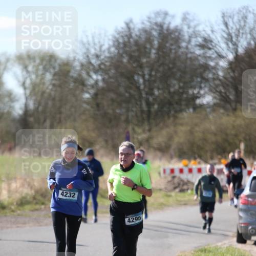 06.04.2025 - 44. Internationalen Wilhelmsburger Insellauf Jannik Wohlers http://msf.ph/oto/7600595 06.04.2025 10:42:47 Laufen 4232, 4295 meine-sportfotos.de