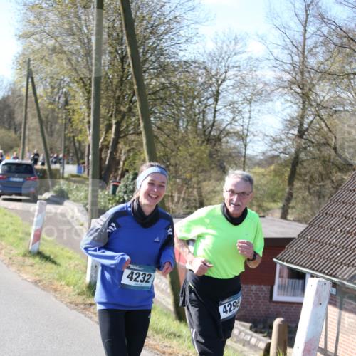 06.04.2025 - 44. Internationalen Wilhelmsburger Insellauf Jannik Wohlers http://msf.ph/oto/7600636 06.04.2025 10:42:53 Laufen 4232, 4295 meine-sportfotos.de