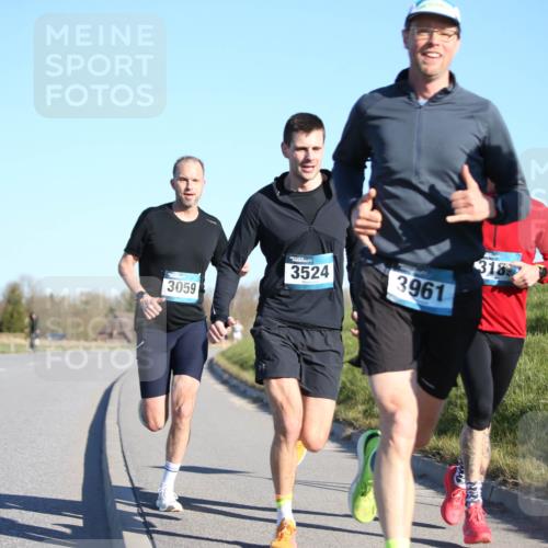 06.04.2025 - 44. Internationalen Wilhelmsburger Insellauf Jannik Wohlers http://msf.ph/oto/7600643 06.04.2025 09:19:06 Laufen 3059, 3524, 3961, 318 meine-sportfotos.de