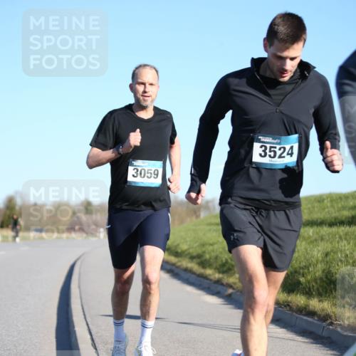 06.04.2025 - 44. Internationalen Wilhelmsburger Insellauf Jannik Wohlers http://msf.ph/oto/7600665 06.04.2025 09:19:06 Laufen 3059, 3524 meine-sportfotos.de